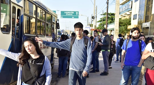 Desde hace varios meses, pasajeros denuncian reguladas de buses. Cetrapam ahora dice que es por falta de pago de subsidio.