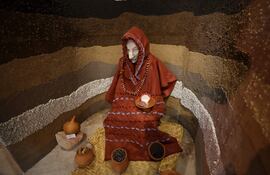 Artesanía en exposición en un museo en la población de Perucho (Ecuador). La Ruta Escondida de Quito alberga tesoros en forma de historia, cultura, naturaleza y gastronomía a la espera de ser encontrados por los turistas que se adentren a Puéllaro, Perucho, Chavezpamba, Atahualpa y San José de Minas, las cinco parroquias rurales de la capital ecuatoriana que la integran.