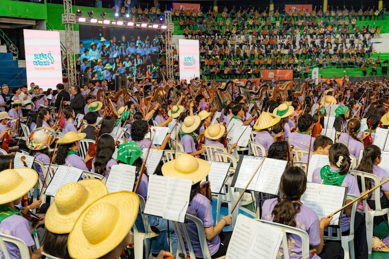 Mega Concierto realizado en el marco de la Ruta de Festivales "Suena Paraguay", de Sonidos de la Tierra.