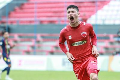 Celebración de Sebastián Sanabria, autor del único tanto del partido en el barrio Vista Alegre. (Foto: APF)