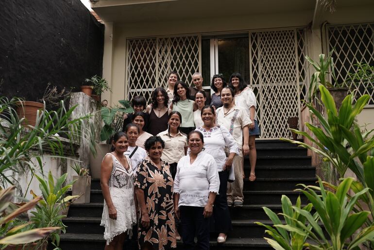 Muestra "¿Quién cuida el agua? - ¡Viva la Inteligencia Artesanal!" de piezas de cerámica elaboradas por alfareras.