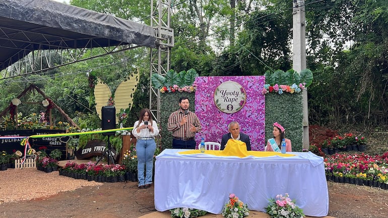 Productores de Cabañas apuestan por la venta de plantas y flores como una alternativa para fortalecer la economía familiar.