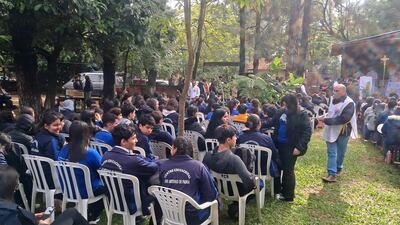 Compañeros de Fernanda Benítez, dieron el último adiós a la joven víctima de un feminicidio.