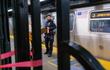 Dos adolescentes muertas en Nueva York y se sospecha que hacían "surfing" entre las vías.