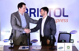 Eduardo Giménez y Nahuel Pianarosa durante el anuncio.