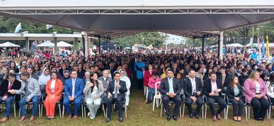 La misa central se celebró en la explanada de la parroquia.