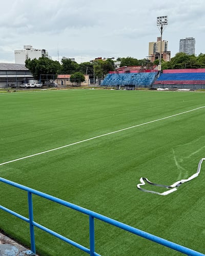 Así luce la nueva pista de juego del estadio del Independiente de Campo Grande, en una obra realizada por la empresa SportCesped para el Recoleta FC.