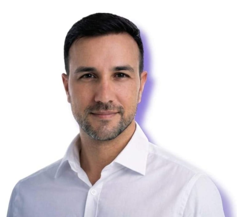 Manuel Petre (PLRA-Acahay) presentó su renuncia a la candidatura a la intendencia.