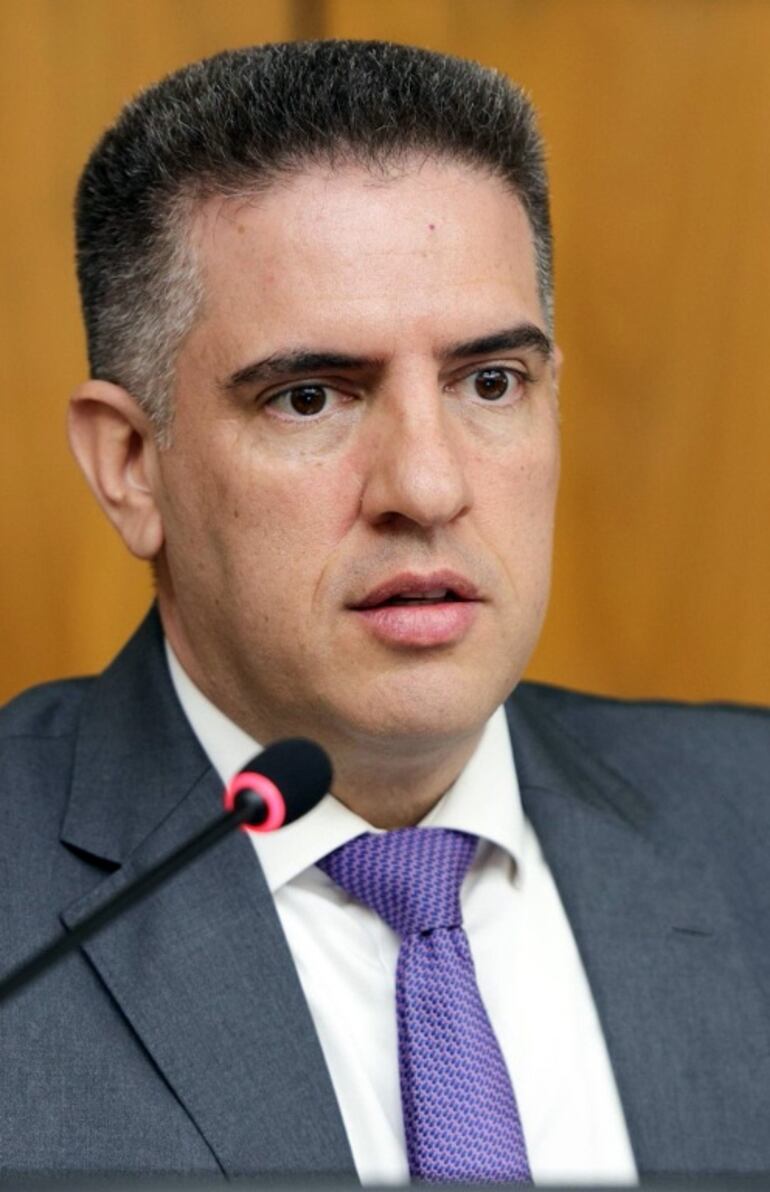 Ministro Gustavo Villate, titular del Mitic.