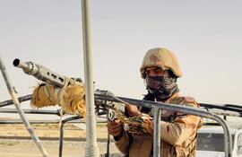 Un soldado pakistaní cerca de la frontera con Afganistán, el pasado domingo.