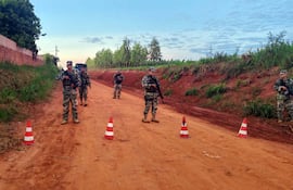 Efectivos militares en el departamento de Canindeyú, en la zona en la que fue secuestrado Almir de Brum.