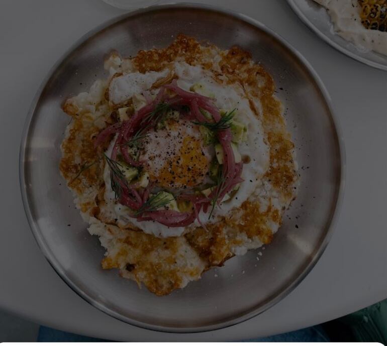 El plato "mbeyú" servido en una cafetería argentina en Barcelona