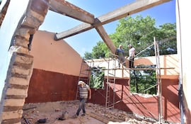 Así se encontraba la Escuela Básica Nº 804 República De El Salvador, de Lambaré, en marzo pasado. La institución espera que se cumpla la resolución en el caso Roberto Cárdenas.