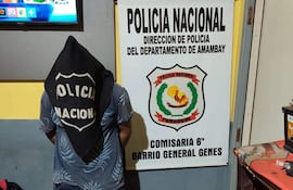 Gerardo Javier Diana Leiva es presentado en la Comisaría 6ª de Pedro Juan Caballero, bajo sospecha de un crimen.