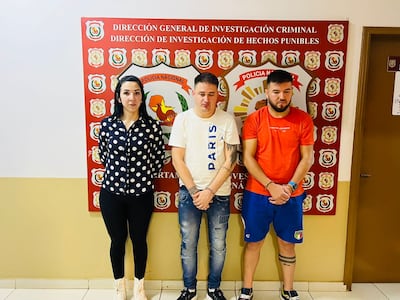 Los sindicados fueron aprehendidos por la policía en el marco de la investigación por el millonario robo de celulares iPhone.