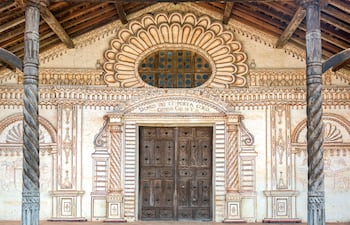 Fachada de la misión jesuítica de San Javier, en Bolivia, declarada Patrimonio Mundial por la Unesco.