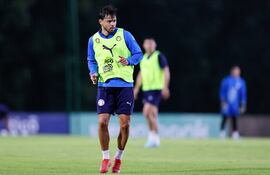 Ángel Rodrigo Romero Villamayor (32 años), delantero de la Selección Paraguaya de Fútbol. (Foto: @Albirroja)