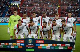 Formación de San Lorenzo de Almagro, con el arquero paraguayo Orlando Gill.