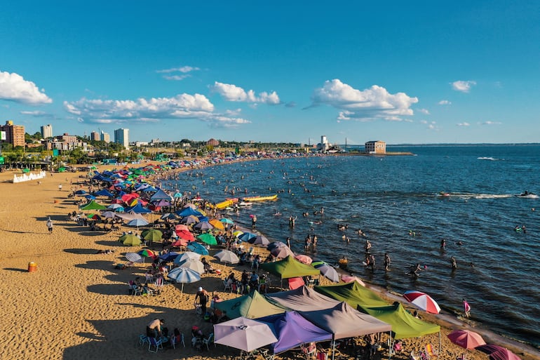 Verano en Encarnación: miles de personas optan por la “Perla del Paraguay” en temporada alta