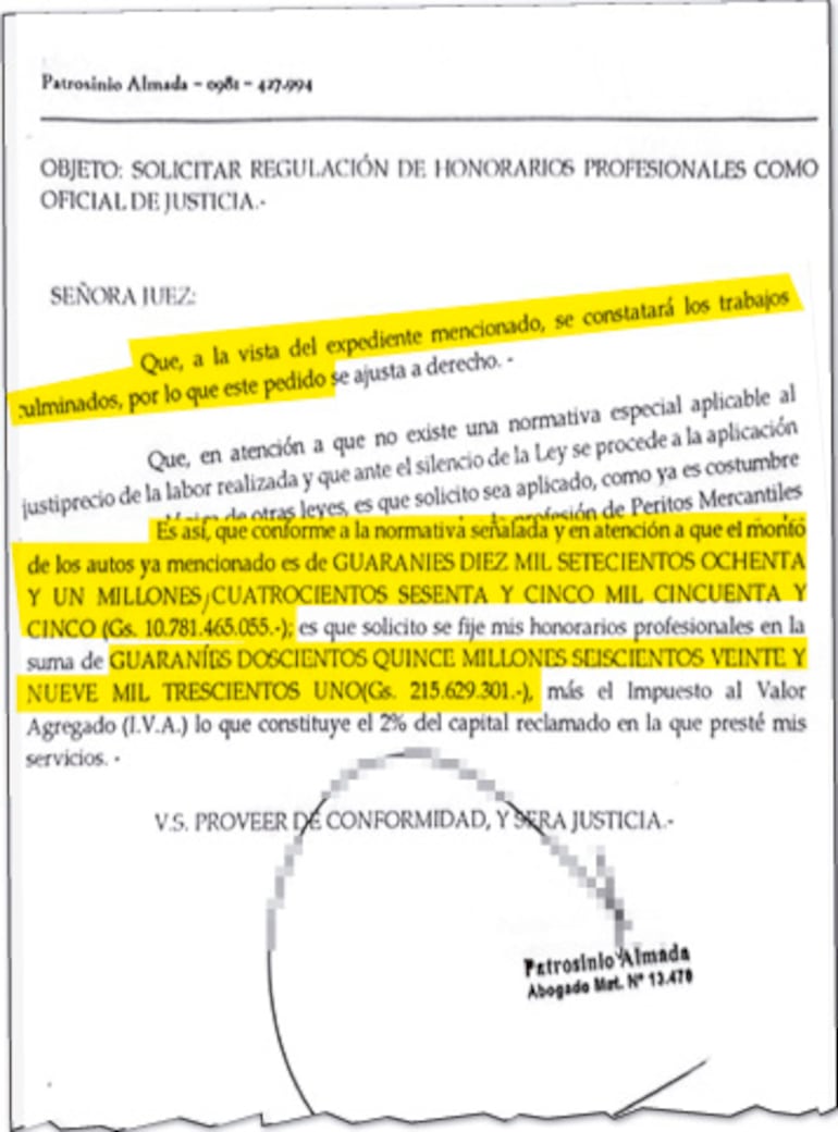 Primer escrito que presentó el oficial de justicia para reclamar sus honorarios profesionales.