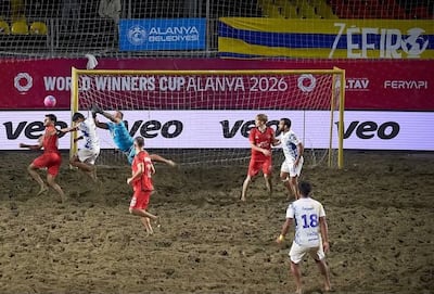 Sportivo Luqueño le pasó por encima al local Alanya Belediye, al que derrotó por 11 goles en la instancia de octavos de final de la WWC de fútbol playa, que se desarrolla en Turquía.