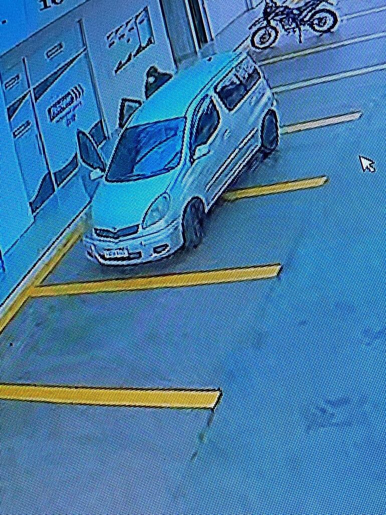 Las cámaras de segirodad captaron todo el operativo de los delincuentes.