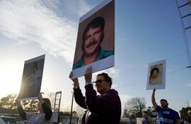 Protestas a las afueras de la Prisión de Broad River por la ejecución de Brad Sigmon. Foto: Chris Carlson.