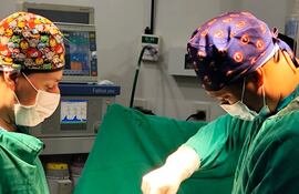 En Concepción extirpan tumor de 8 kilos en paciente joven