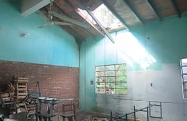 Escuela de Puerto Yvapovó se cae a pedazos y comunidad educativa denuncia abandono estatal
