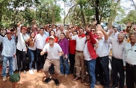 Arnaldo Wiens en gira por San Pedro.