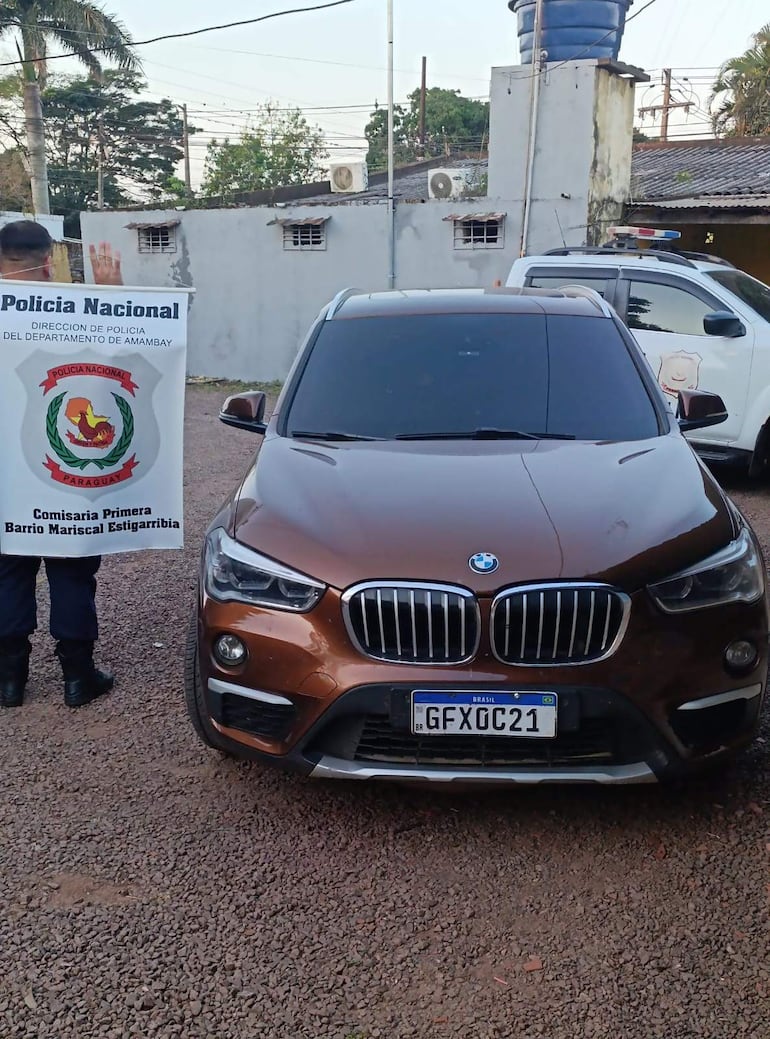 El vehículo Bayerische Motoren Werke (BMW) X1, blindado, fue incautado en Pedro Juan Caballero, por los agentes policiales intervinientes.
