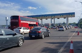 Actualmente el peaje de Ypacaraí es el único exonerado para pobladores de dicha ciudad. El proyecto aprobado parcialmente en Diputados plantea unificar el beneficio a nivel país.