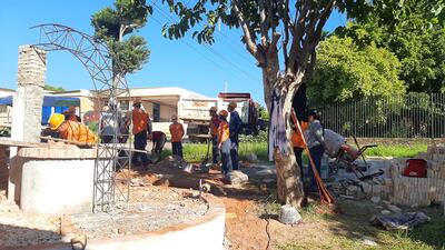 Alumnos de la escuela taller trabajan la revitalización del Ycua Mandyyú en San Pedro