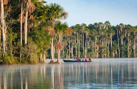 Lago Sandoval, Reserva Nacional de Tambopata en la selva amazónica del sureste del Perú.