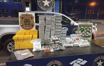 Parte de la mercadería incautadas por los agentes de seguridad de Foz de Iguazú.