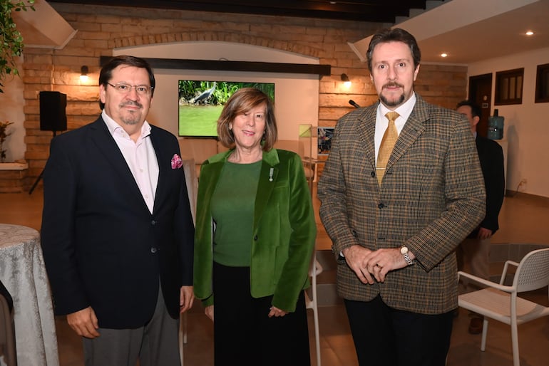 Lauro Ramírez, Lourdes Espínola y Edgar Ynsfrán.