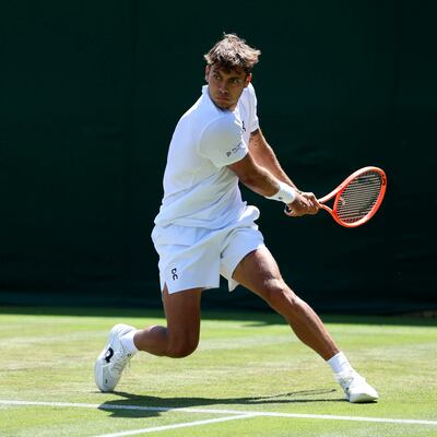 Debut y despedida de Flavio Cobolli (24 años) de Halle. El finalista de Roland Garros perdió en dos mangas contra el estadounidense Frances Tiafoe.