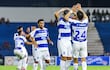 Los jugadores del 2 de Mayo celebran un gol en el partido frente a Cerro Porteño por la fecha 2 del torneo Clausura 2026 de la Primera División de Paraguay en el estadio Río Parapití, en Pedro Juan Caballero, Paraguay.