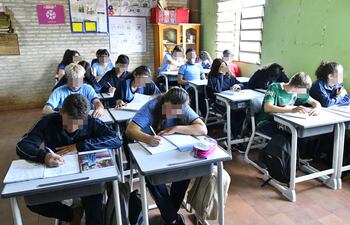 Imagen de referencia de estudiantes.