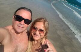 Uno de los viajes de la pareja de colorados al extranjero.