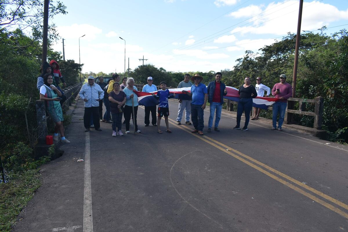 Pescadores de Ayolas dan tregua a Yacyretá, pero se mantienen en alerta