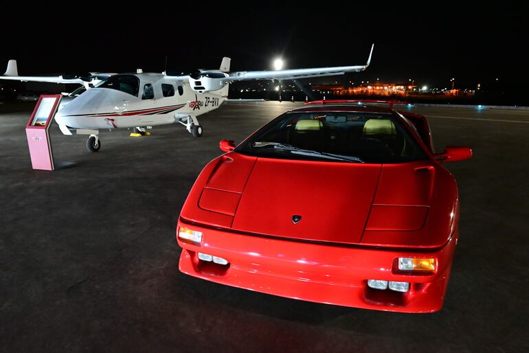 Exhibición en el hangar Latitude.