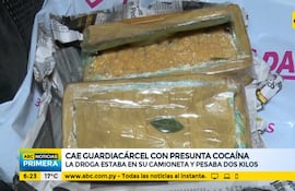 Cae guardiacárcel con presunta cocaína