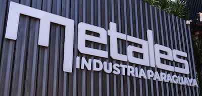 Metales empezó con la distribución de acero 12 años atrás y hoy lo fabrica.