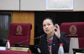 Yolanda Paredes, Senadora de Cruzada Nacional.