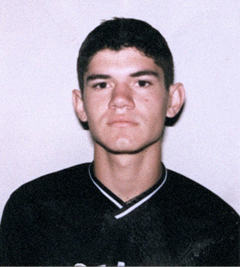 Diego Báez Mellid, exalumno del Salesianito, quien fue asesinado 2001.