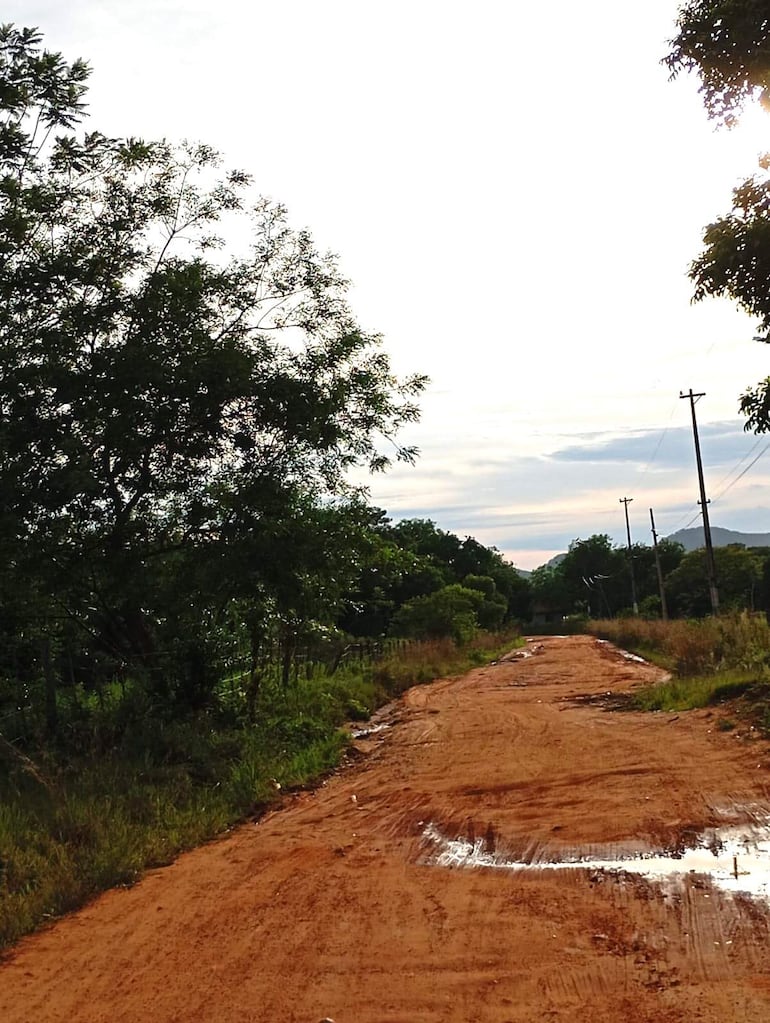 En la compañía Aguai'y piden también reparación del camino de terraplén.