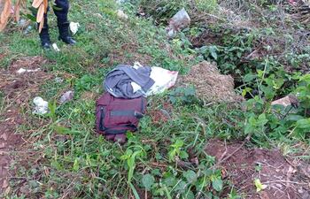 VDB Feto se encontraba en una canaleta vecinal envuelto en prendas femeninas.