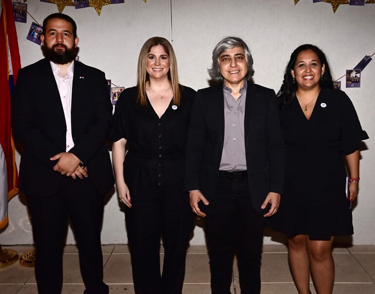 Sergio Jiménez, Romina Toro, Linda Taiyen y Perla Silguero.
