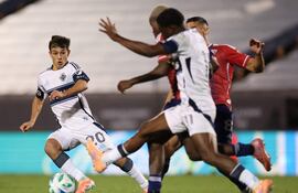 Andrés Cubas (20), integrante de la mundialista selección paraguaya, es pieza clave en la formación del Vancouver Whitecaps, que pasó de fase en la Major League Soccer (MLS).
